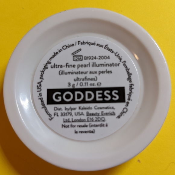 10 Piece Makeup Bundle - Picture 16 of 16